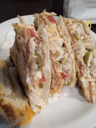 HUE, Av. San Martín 4099, S2001 Rosario, Santa Fe