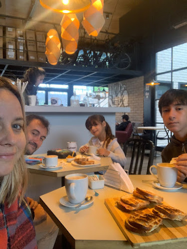 Comentarii opinii despre Rueda Libre Bicicletas y Café. Segafredo.