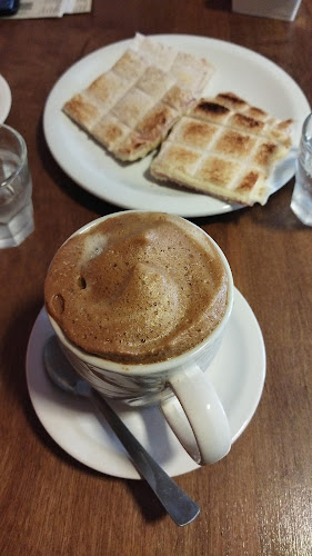 Hetereí (Sandwicheria-Chipería)