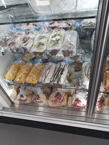 Panadería y Confitería Alvear - Gastronomía y hostelería