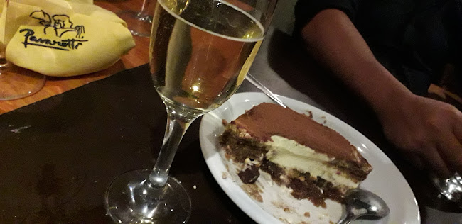 Pavarotti Restaurante Bodega - Gastronomía y hostelería