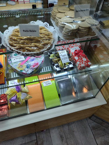 Panaderia Y Confiteria "La Independencia Argentina" - Virreyes