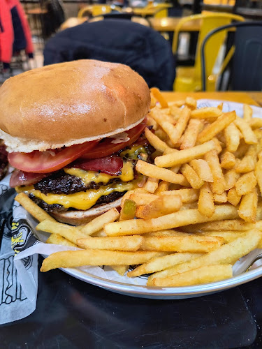 España 1532, R8332 Gral. Roca, Río Negro