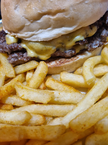 Opinii despre JK Burger Store în Gral. Roca - Gastronomía y hostelería