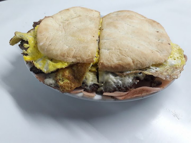 PEPPERONI PIZZA Y ALGO MAS