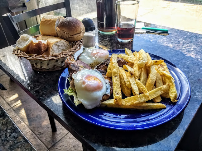 La Fonda del Pola, Galería La Dulce Cita, Moreno. - Gastronomía y hostelería