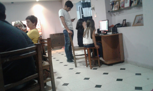 Opinii despre Mi Regalo Azul - Kiosco y Rotisería în Berisso - Gastronomía y hostelería