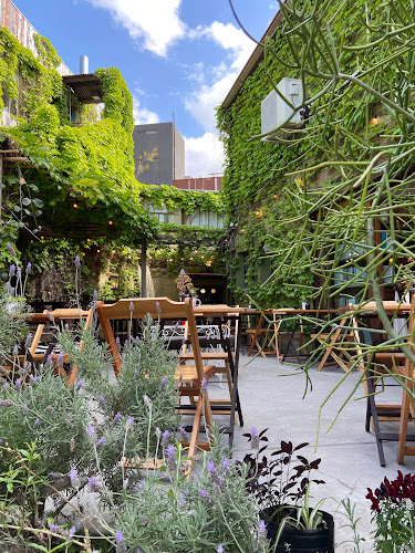 López May, Pulpería - Gastronomía y hostelería