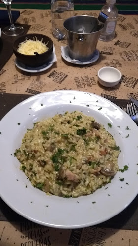 Opinii despre Pavarotti Restaurante Bodega în Bahía Blanca - Gastronomía y hostelería