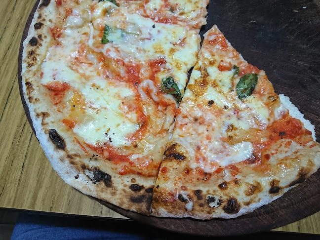 Comentarii opinii despre Artesanos Pizza Napoletana