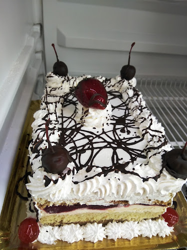 Comentarii opinii despre Valdez Panadería & Pastelería