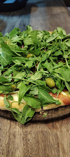 Manantiales Pizzeria y Heladeria - Del Viso