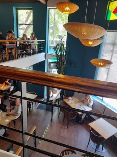 Av. Pellegrini 501, S2000 Rosario, Santa Fe