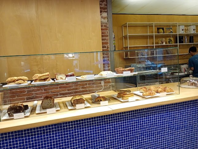 C. 3 esq 51, B1900 La Plata, Provincia de Buenos Aires