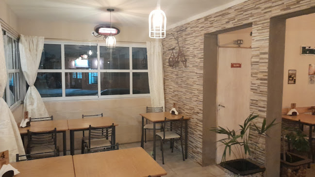 Aquí lomos y pizzas - Rivadavia