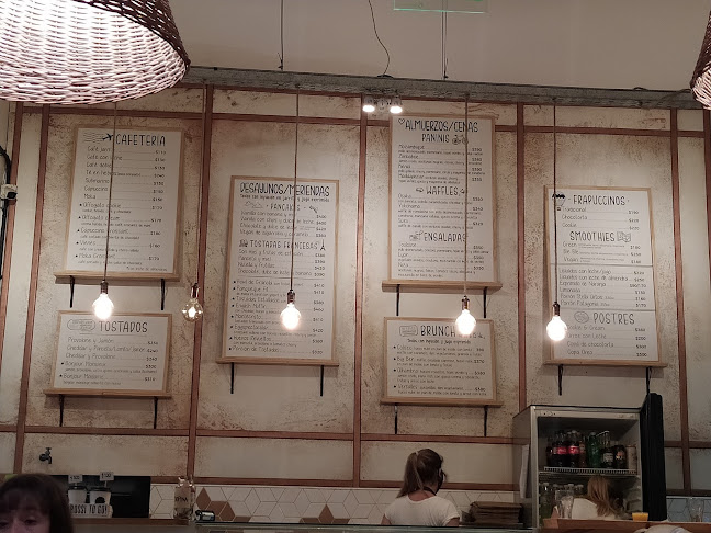 Comentarii opinii despre Croissant Café