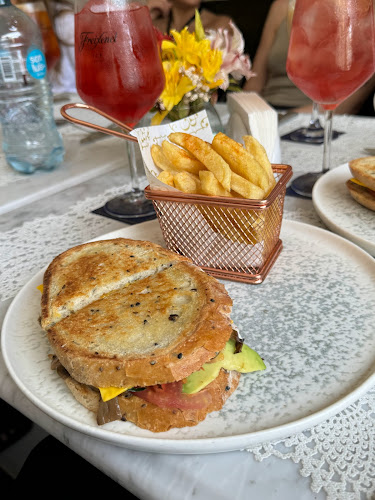 Las Bolena Tea Room & Restaurant