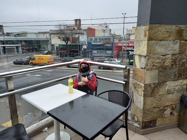 Av. Hipólito Yrigoyen 2751, B1824 AAI, Provincia de Buenos Aires