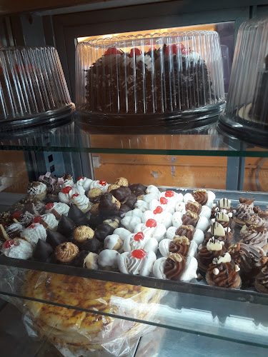 Opinii despre PANADERIA FOCACCIA în Bahía Blanca - Gastronomía y hostelería