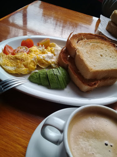 Av. Pellegrini 501, S2000 Rosario, Santa Fe