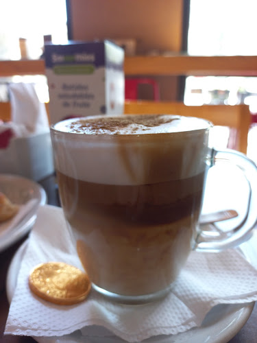 Av. Hipólito Yrigoyen 27, X5000JHA Córdoba