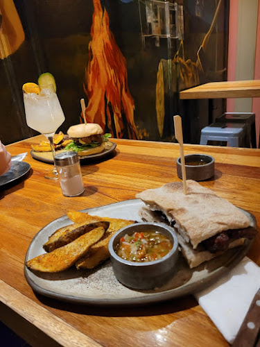 Hueso - Parrilla & Bar - Gastronomía y hostelería