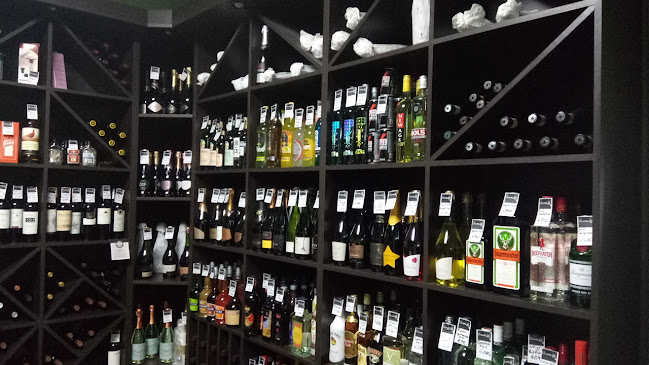 Opinii despre VINOTEKA în Santa Rosa - Gastronomía y hostelería