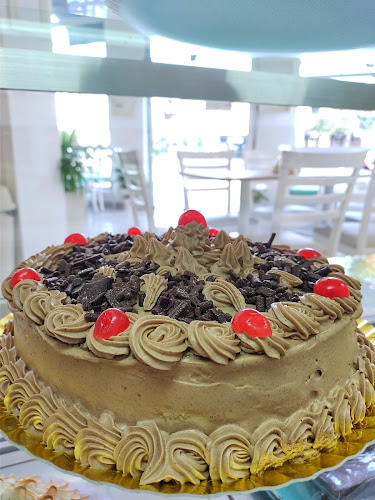 Comentarii opinii despre Amoratto Panes, Helados & Café