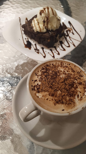 Av. del Bicentenario de la Batalla de Salta 1493, A4400 Salta