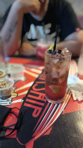 Opinii despre Britania - House of Rock în San Fernando del Valle de Catamarca - Gastronomía y hostelería