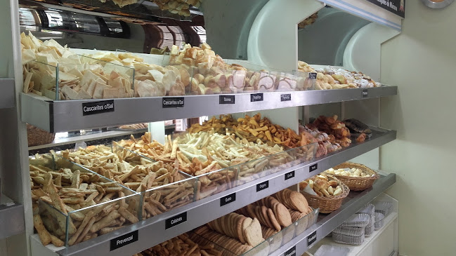 Comentarii opinii despre Panaderia y Confiteria la Nacion