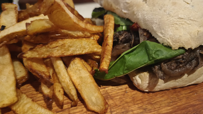 Boulevard, Pérez Cuesta, M5521 Mendoza