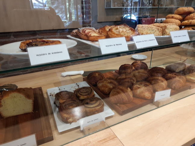 C. 3 esq 51, B1900 La Plata, Provincia de Buenos Aires