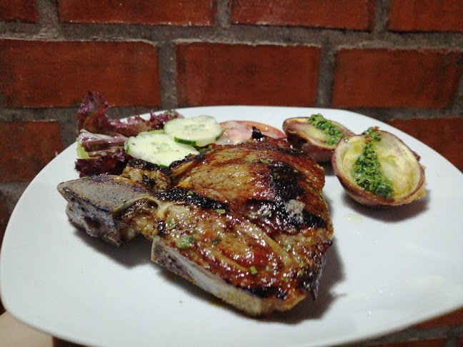 Chicharroneria y parrilla Adriáno