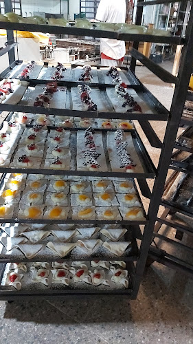 Opinii despre Panadería y Confitería Independencia în Mendoza - Gastronomía y hostelería