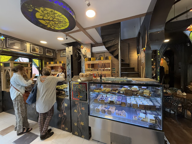 El Nazareno: Fábrica Familiar de Alfajores y Especialidades.