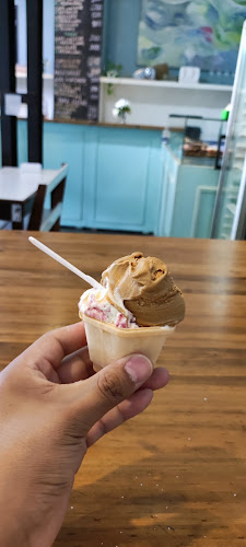 Orly Heladería and Cafetería - Gastronomía y hostelería