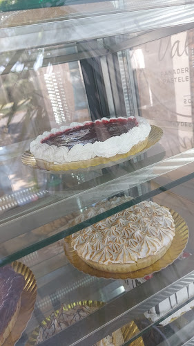 Av. Libertador Gral. San Martin Este 823-899, J5400 San Juan