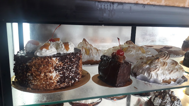 Comentarii opinii despre DOV Pasteleria - Puán y Acevedo