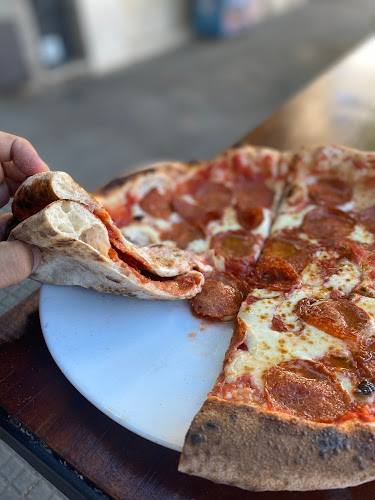 Artesanos Pizza Napoletana - Gastronomía y hostelería