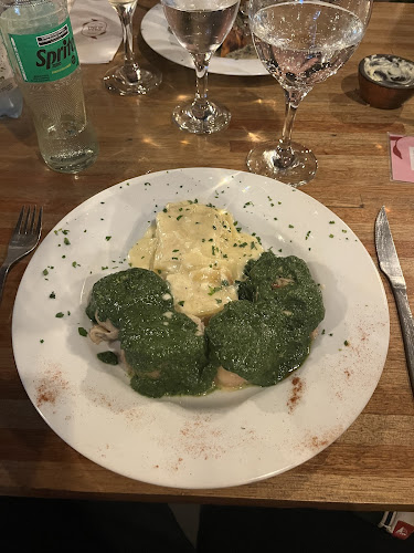 Opinii despre Casa Elena Restaurante în Pilar - Gastronomía y hostelería