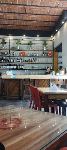 Av. Ovidio Lagos 698, S2000 Rosario, Santa Fe