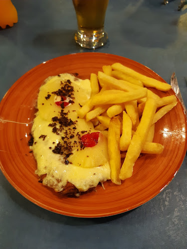 Av. Pellegrini 501, S2000 Rosario, Santa Fe