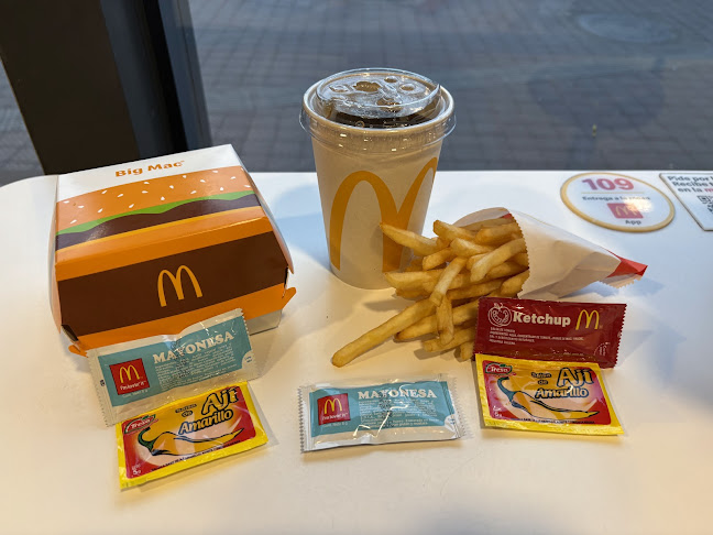 McDonald's - Parque Kennedy - Gastronomía y hostelería