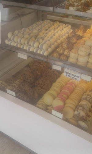 Comentarii opinii despre Bakery (Panadería-Confitería)