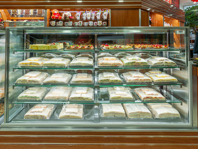 Panadería y Confitería Le An - Sucursal Cno Centenario e/503 y 504 - Gonnet