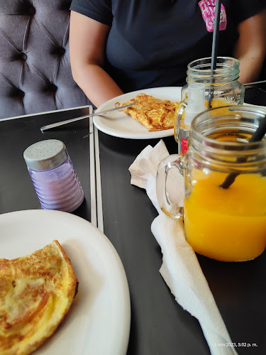 R y B coffee - José C. Paz