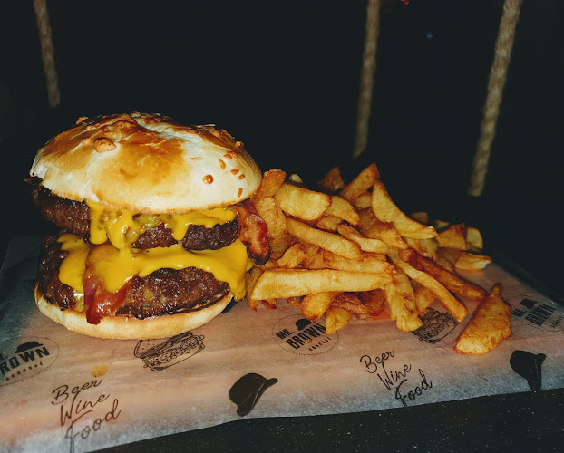 Blvd. Tomás Espora 999, B1846 Adrogué, Provincia de Buenos Aires