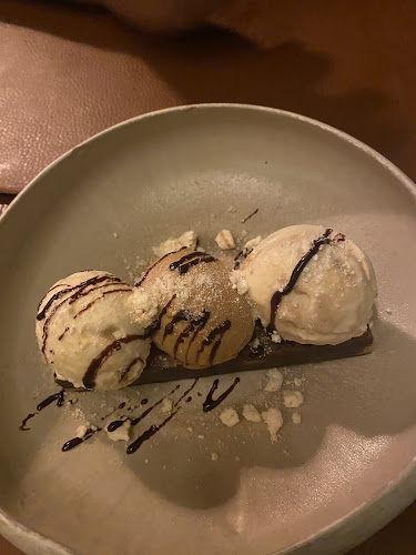 Comentarii opinii despre Reina Mora