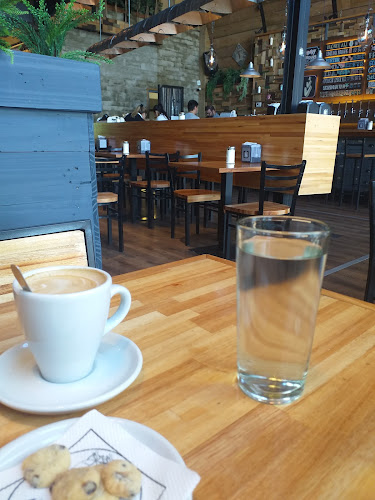 Opinii despre Cheverry Constitución în Mar del Plata - Gastronomía y hostelería